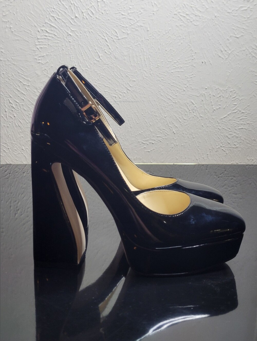 Jessica Simpson Black Patent Platform Heels - Size 7.5